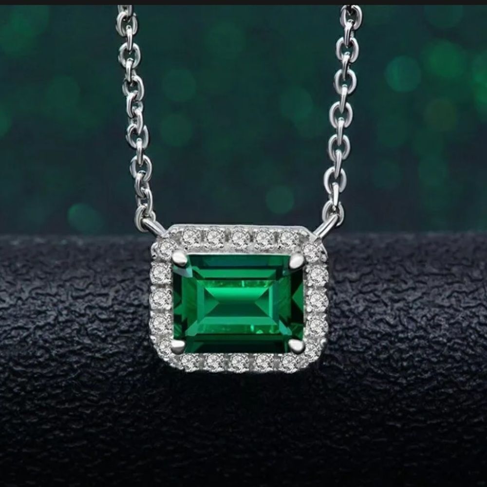 The Primavera 925 18” Emerald green pendant necklace